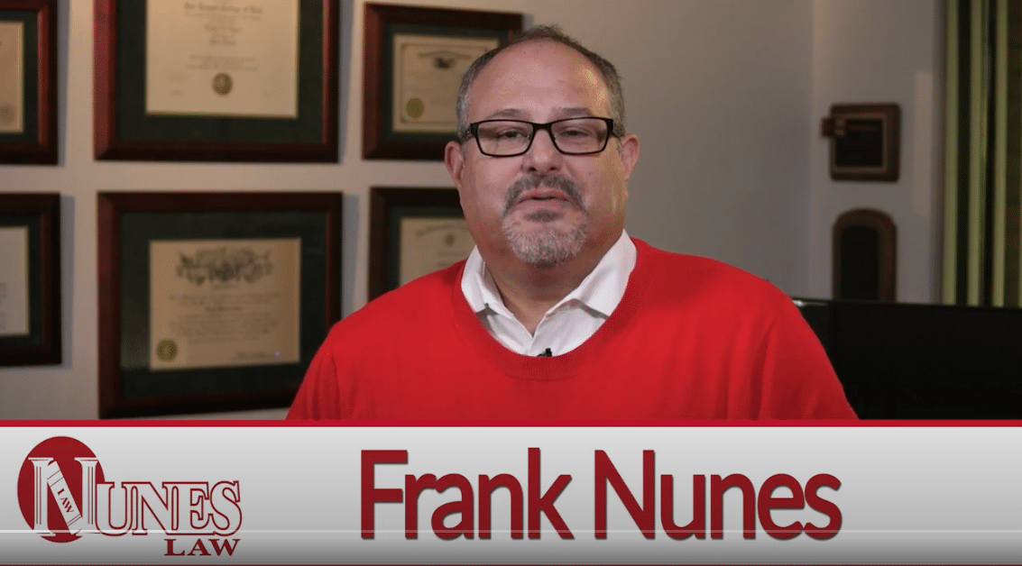 What is the difference between a court and a jury trial?